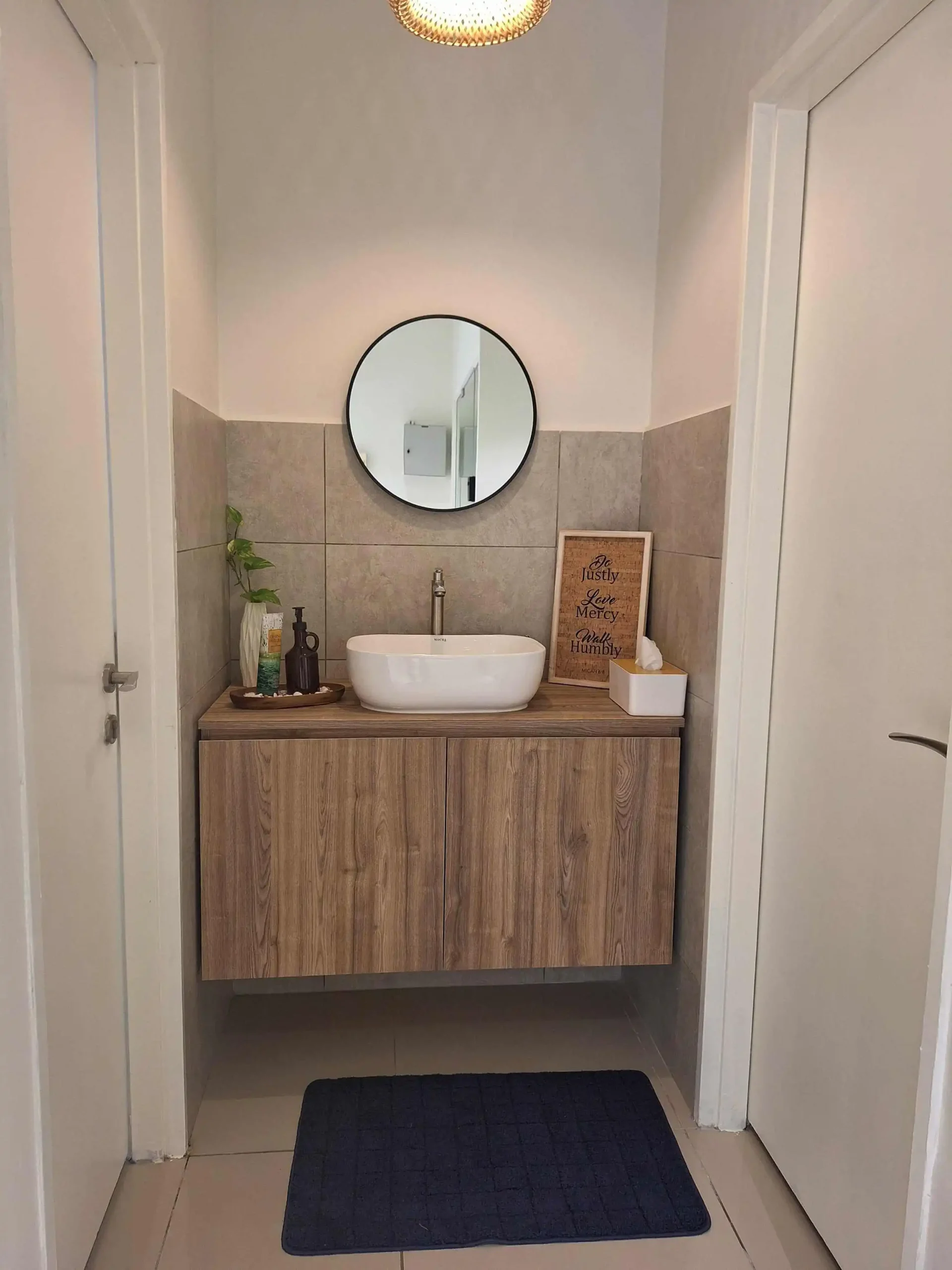 Therapy Room Onsite Washroom Clean onsite restroom for therapy room clients